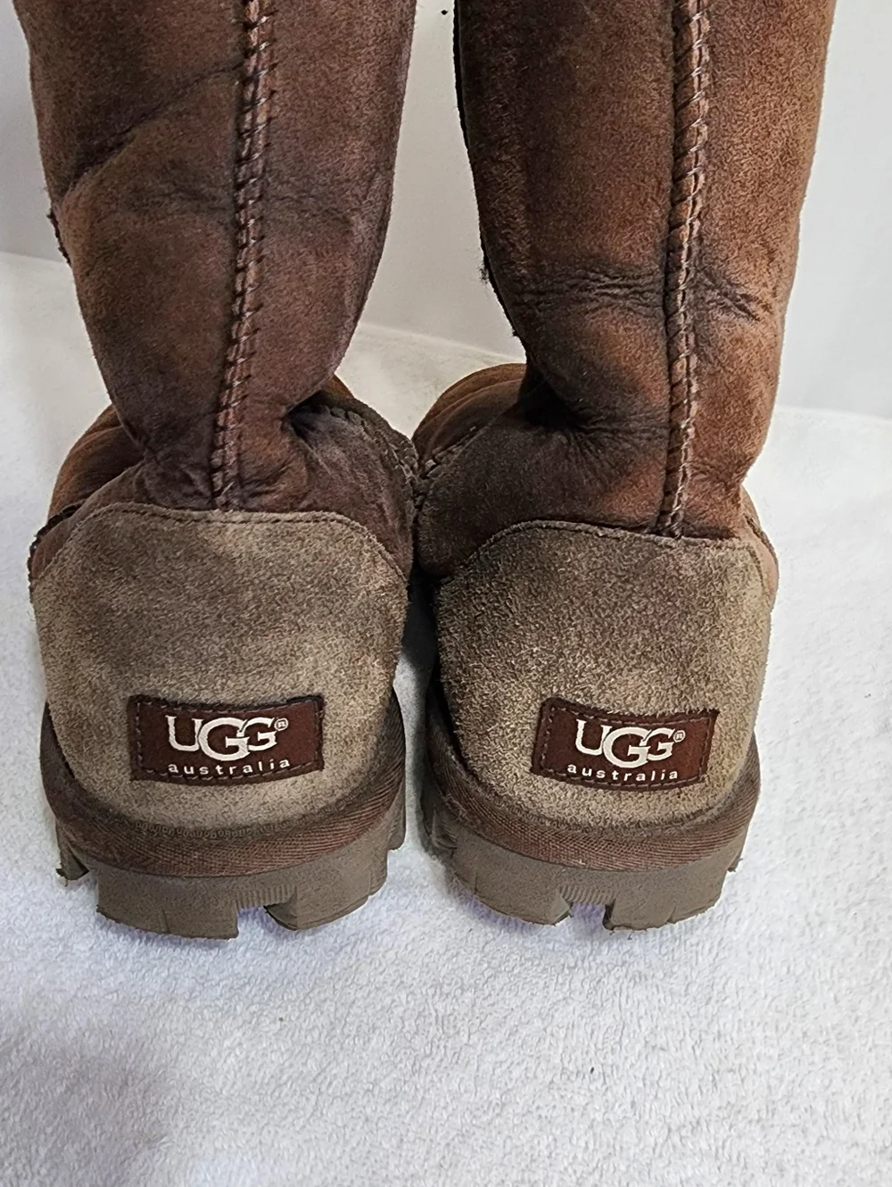 UGG Australia Classic Tall Boots Brown Sheepskin Womens Size 9